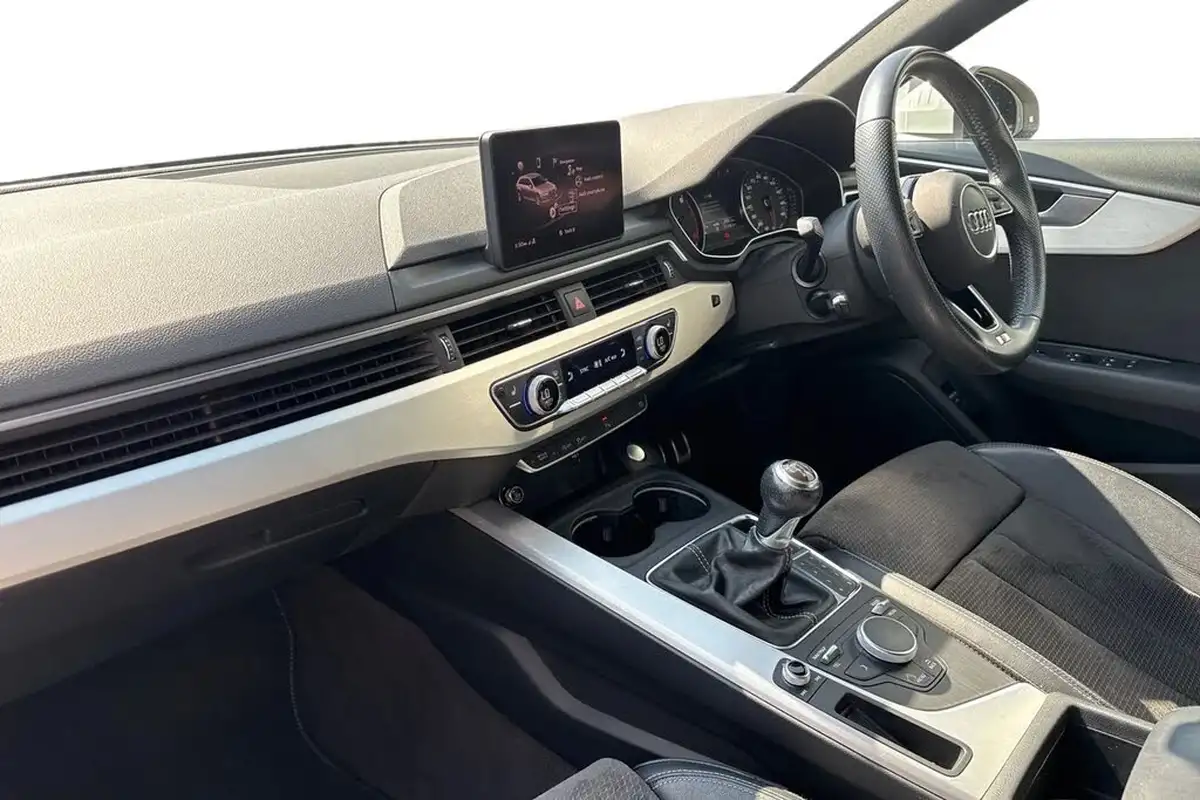 2019-audi-a4-avant-20-35-tfsi-s-line-big-14