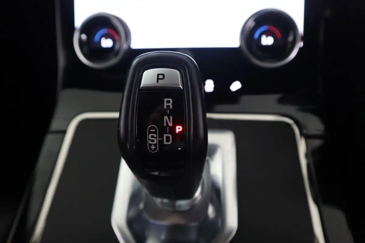 2021-land-rover-range-rover-evoque-15-p300e-r-dynamic-se-big-12