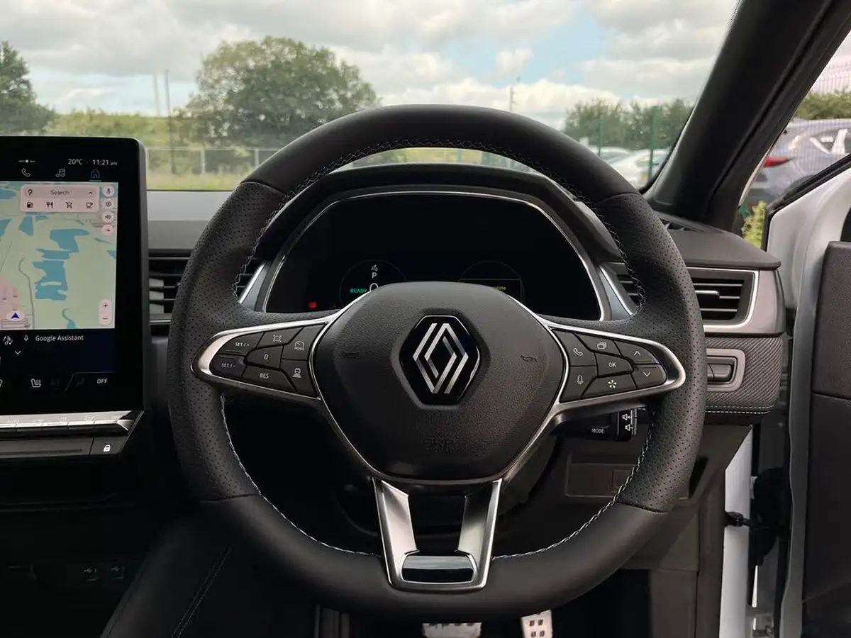 2025-renault-captur-16-esprit-alpine-big-26