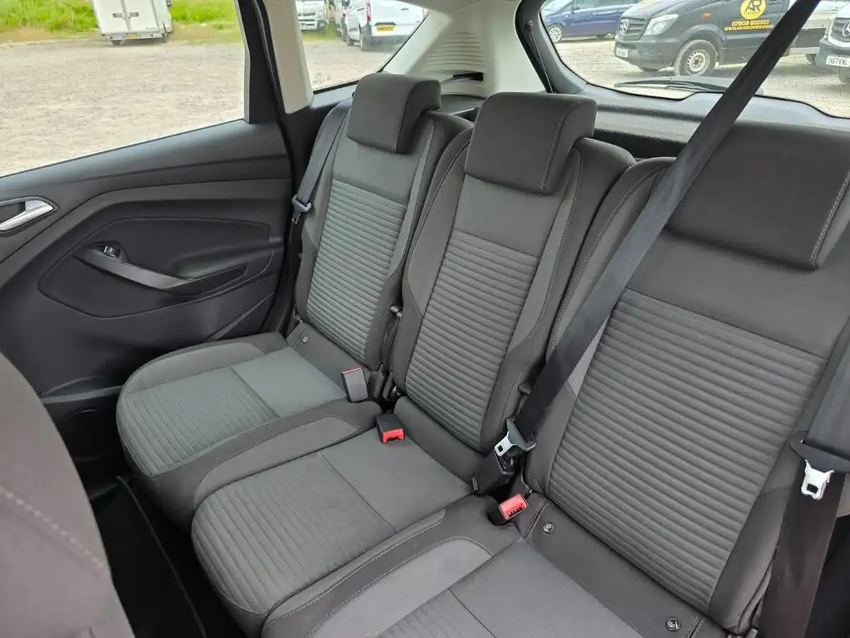 2016-ford-c-max-15tdci-titanium-powershift-big-24
