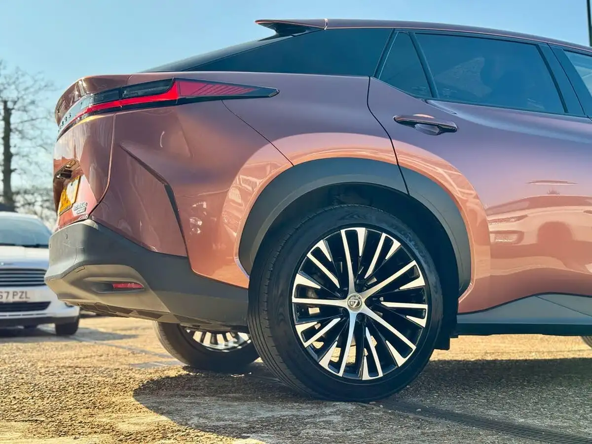 2024-lexus-rz-450e-e-rz-plus-pack-big-43