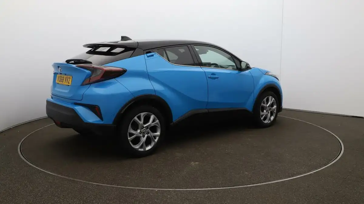 2018-toyota-c-hr-12-dynamic-big-45