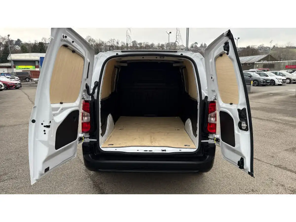 2024-citroen-berlingo-15-bluehdi-950-enterprise-edition-100pseu6d-big-3