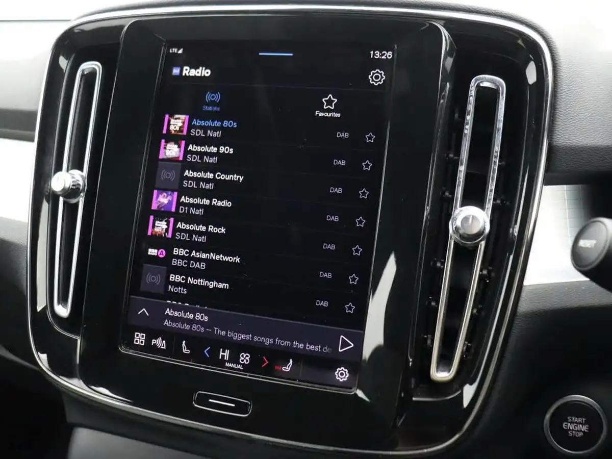 2023-volvo-xc40-20-b3-core-big-26