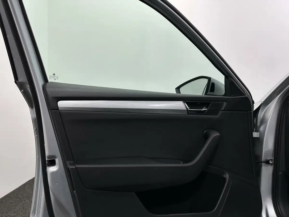 2020-skoda-superb-20tdi-se-technology-150ps-estate-dsg-big-36