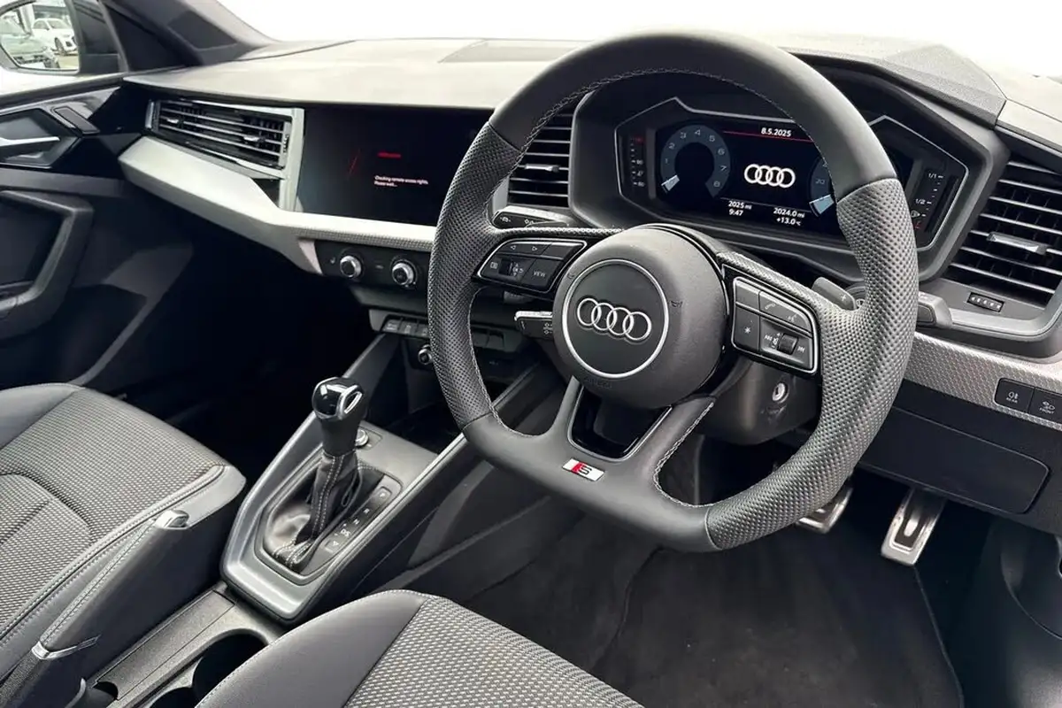 2025-audi-a1-15-35-tfsi-black-edition-big-12