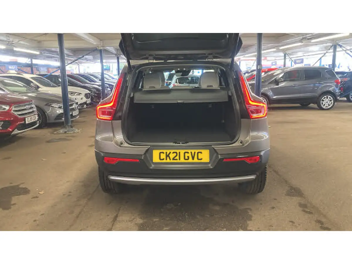 2021-volvo-xc40-15-t3-inscription-pro-161bhp-auto-big-3