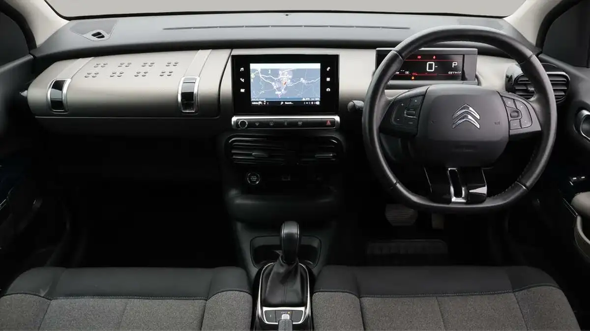 2019-citroen-c4-cactus-15bluehdi-flair-120ps-eat6-big-13