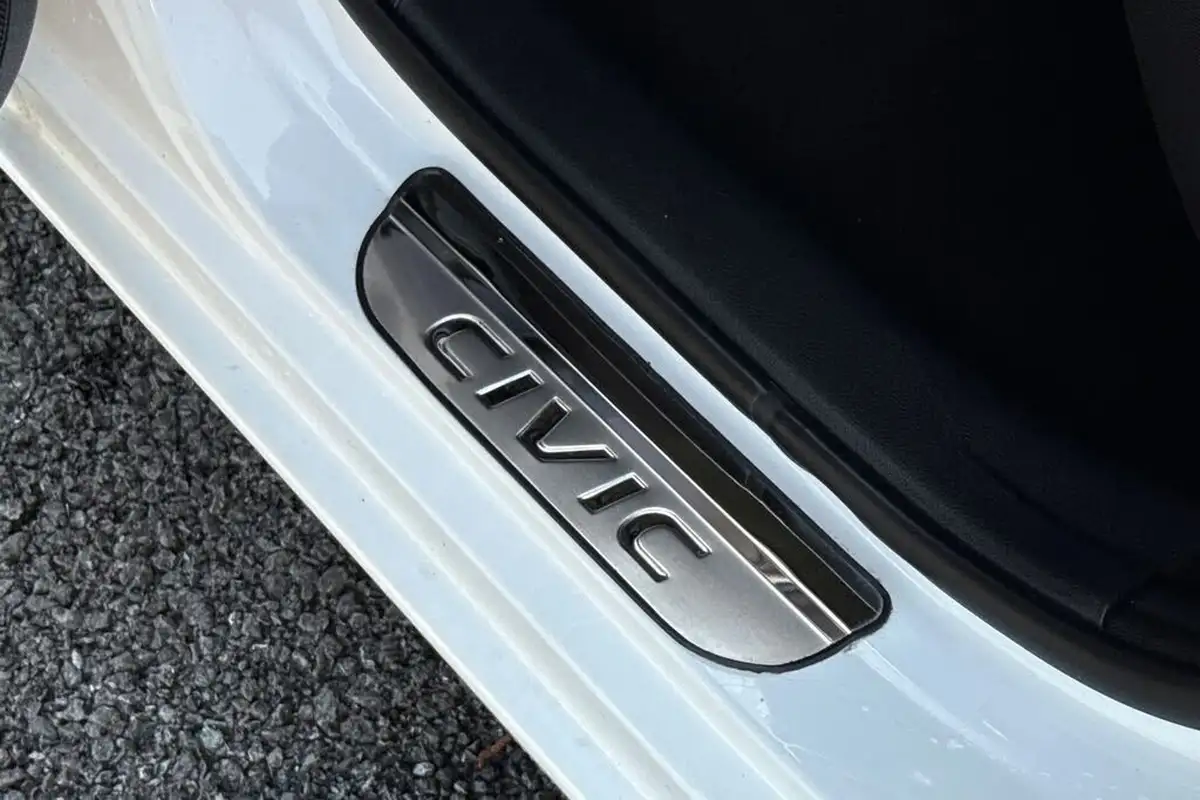 2013-honda-civic-18-se-big-31