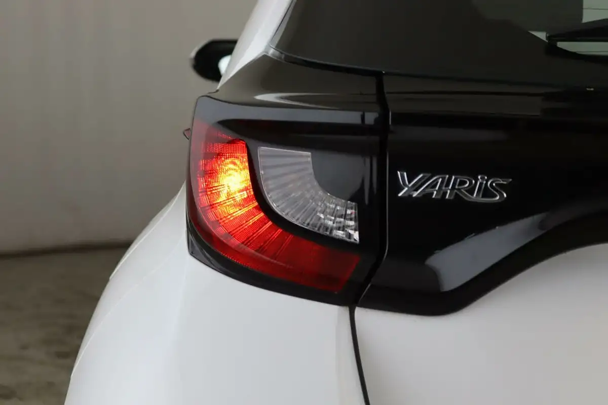 2022-toyota-yaris-15-vvt-i-icon-big-8