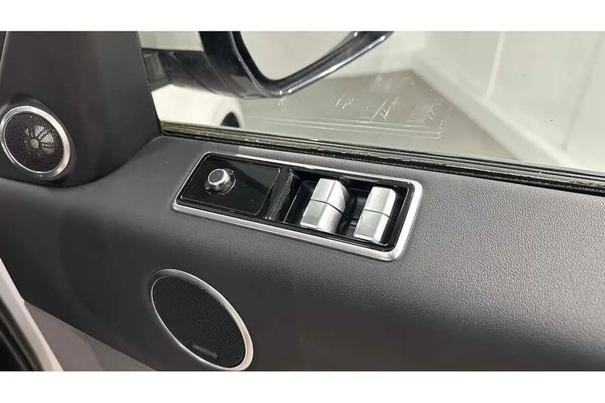 2022-land-rover-range-rover-sport-30-d250-hse-big-27