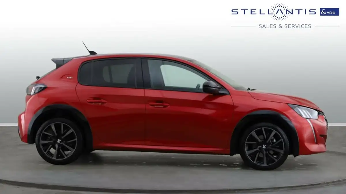 2023-peugeot-208-12-puretech-gt-130ps-eat8-big-3