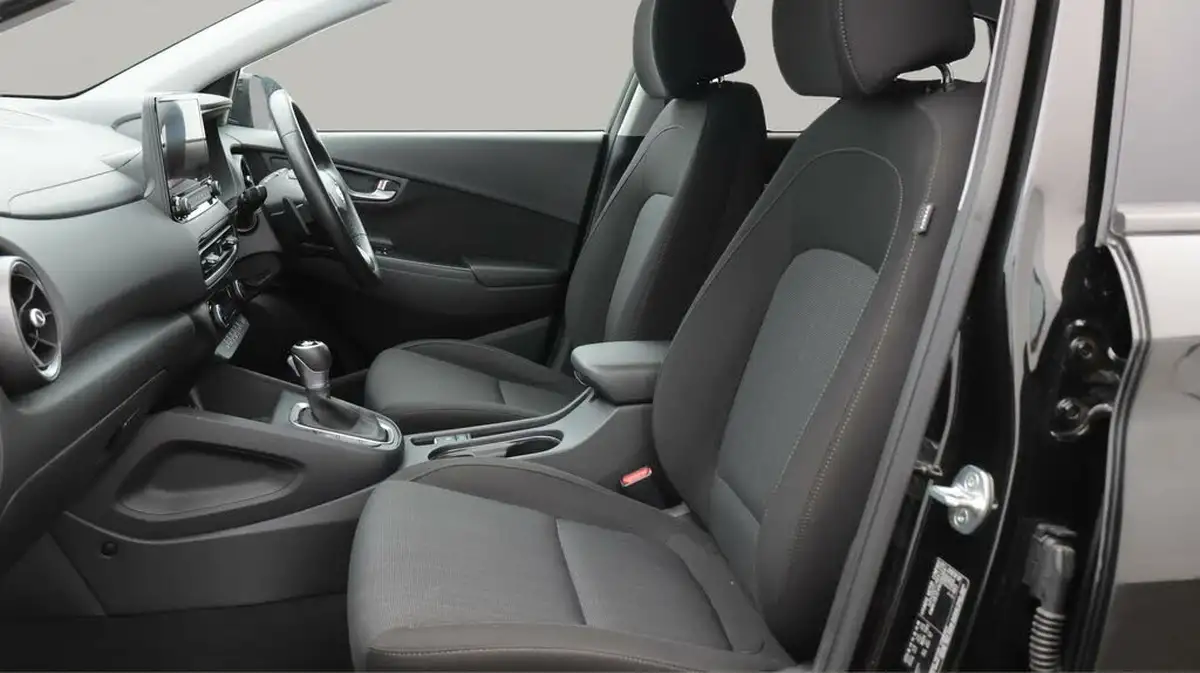 2022-hyundai-kona-16-gdi-premium-big-14