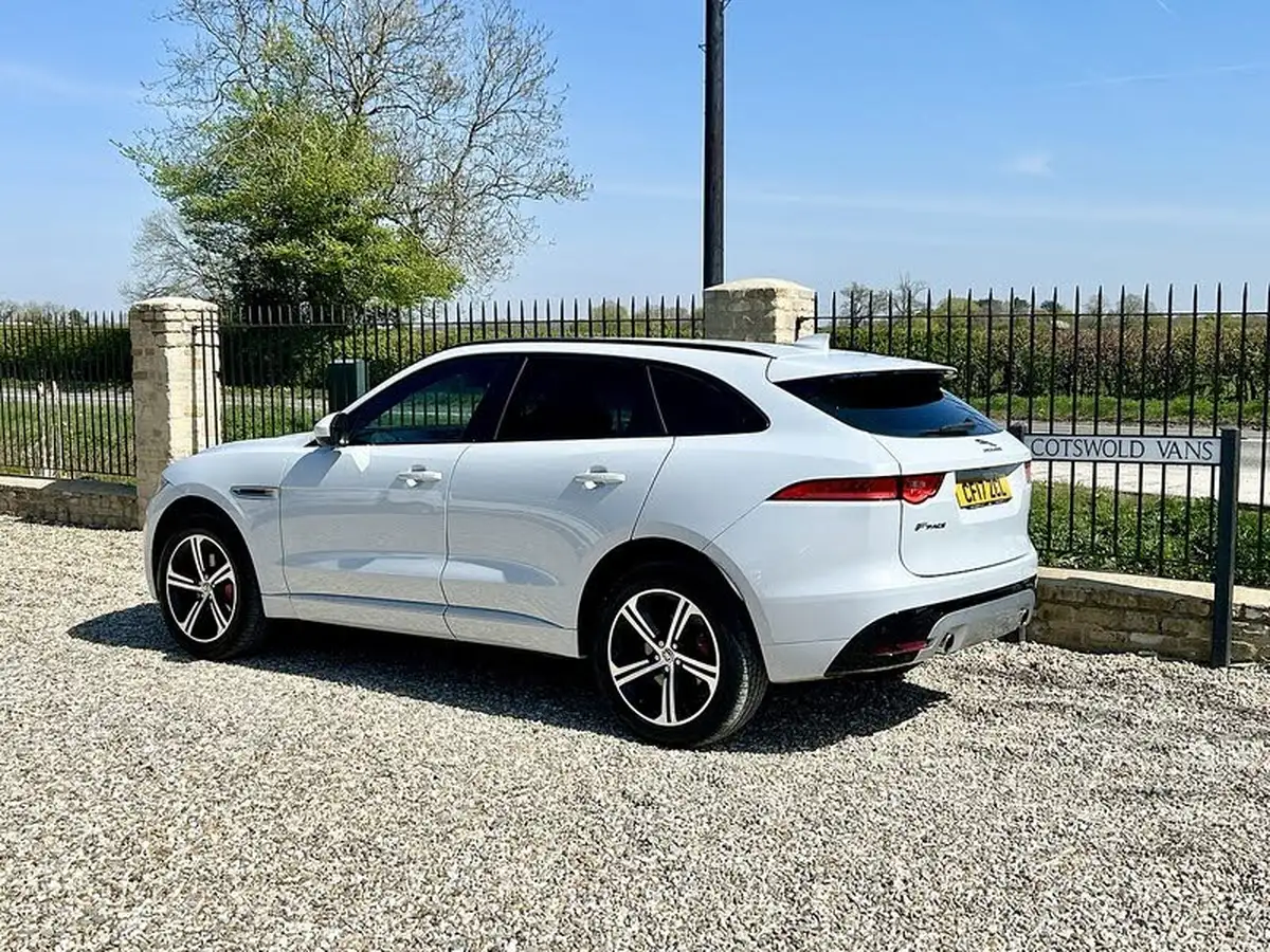 2017-jaguar-f-pace-30td-s-big-14