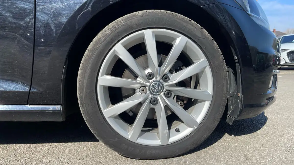 2018-volkswagen-golf-15-tsi-gt-150ps-hatchback-5d-dsg-big-19