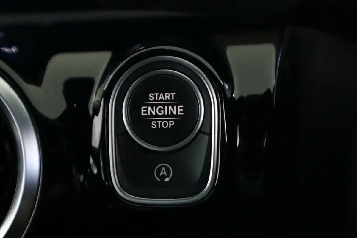 2018-mercedes-benz-a-class-15d-a180d-amg-line-116ps-executivess-hatchback-5d-7g-dct-big-46