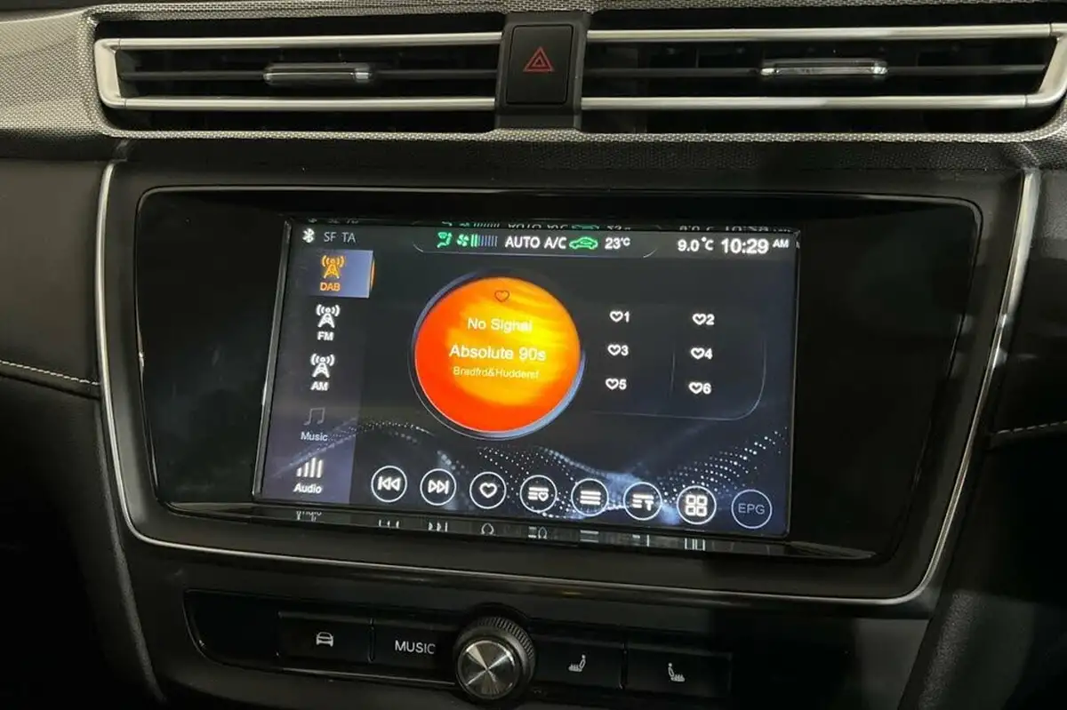 2022-mg-mg5-e-exclusive-ev-long-range-big-15