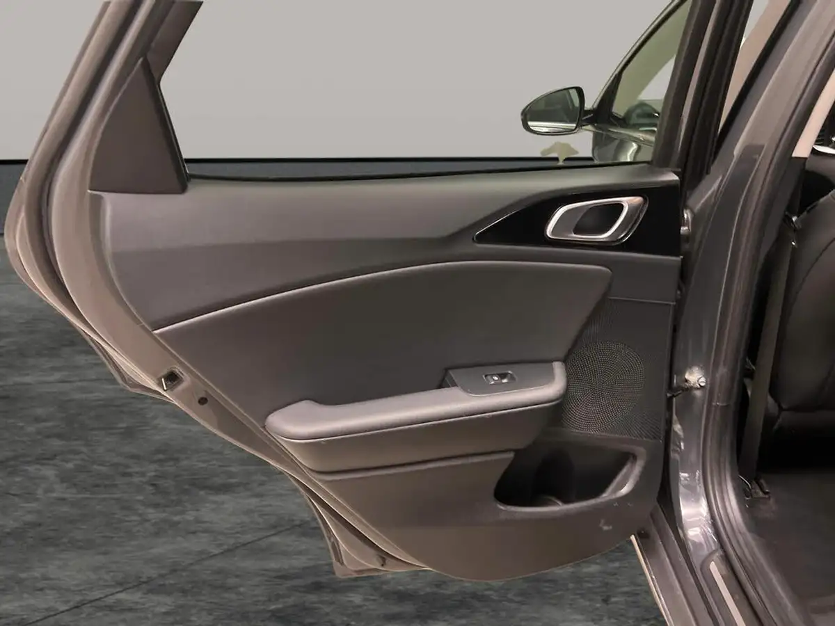 2022-kia-xceed-15-t-gdi-3-big-29