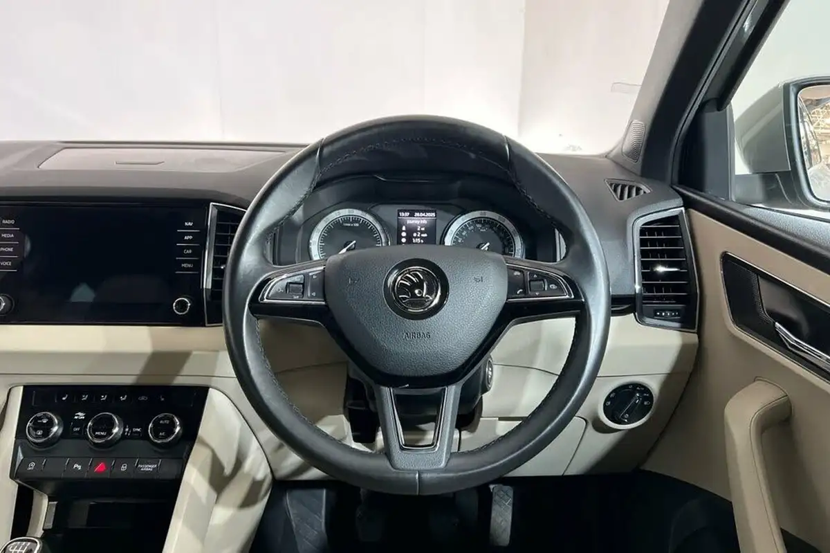 2018-skoda-karoq-20tdi-scr-se-l-big-11