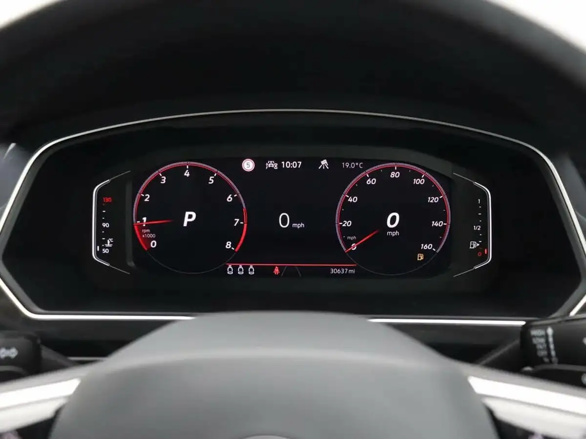 2021-volkswagen-tiguan-15-tsi-r-line-big-7