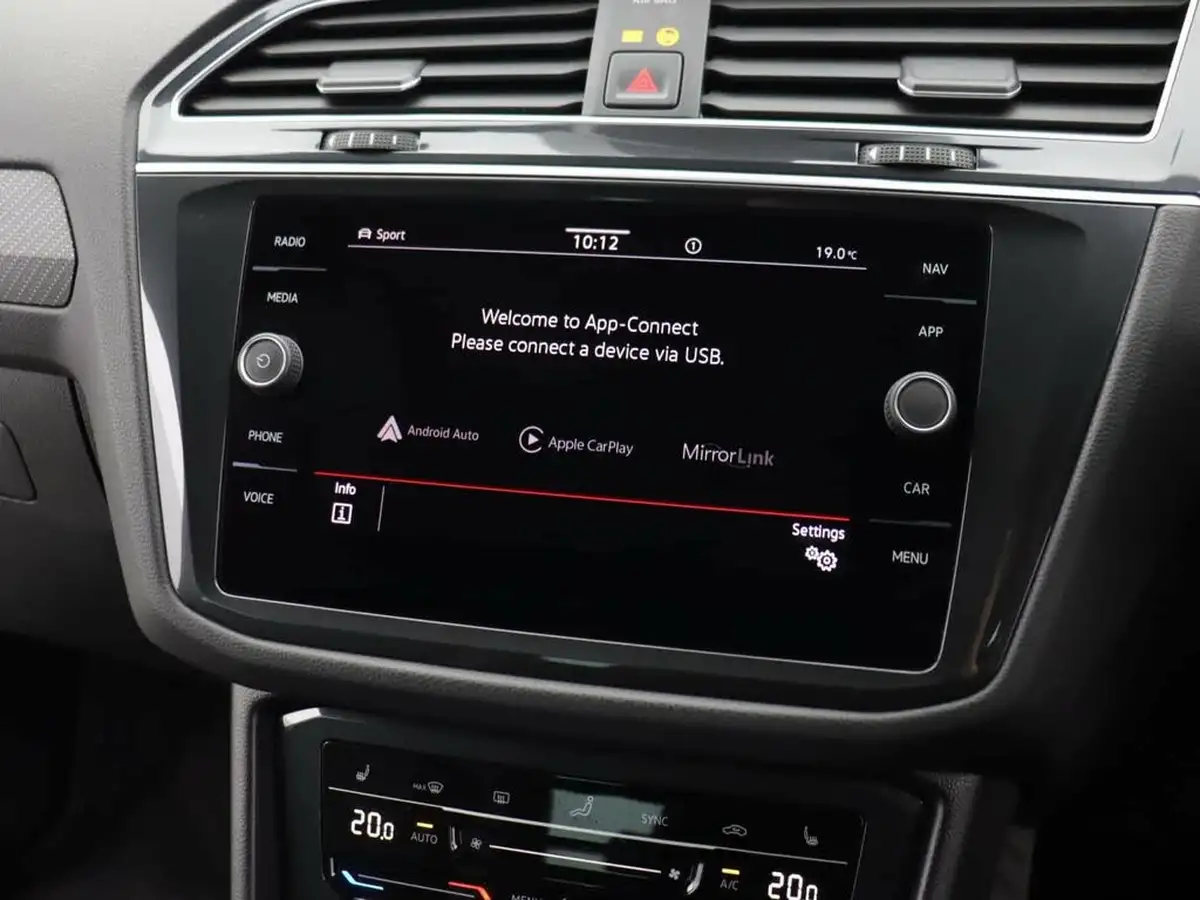 2021-volkswagen-tiguan-15-tsi-r-line-big-24