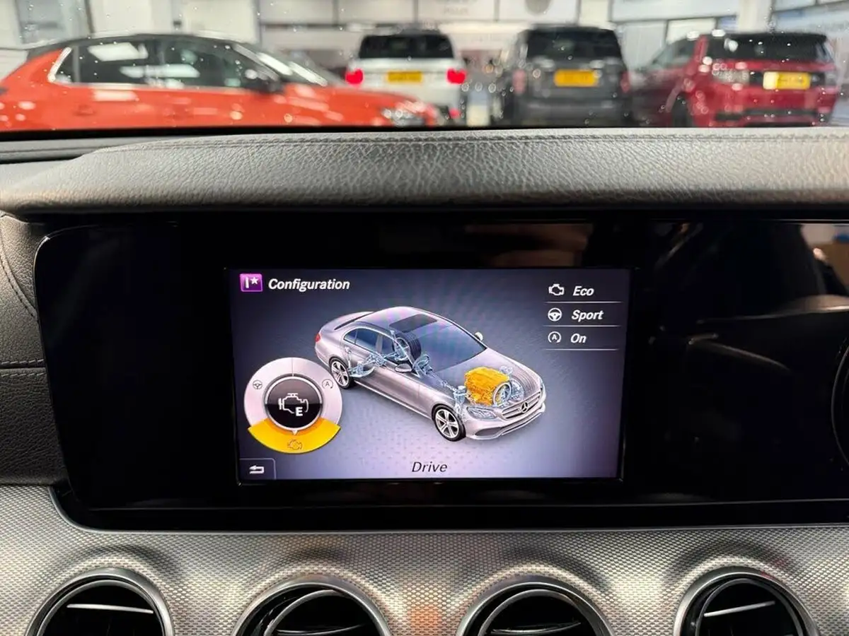 2016-mercedes-benz-e-class-20d-e220d-amg-line-ss-saloon-4d-big-45