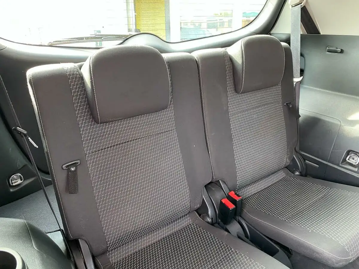 2015-toyota-verso-18-trend-big-30