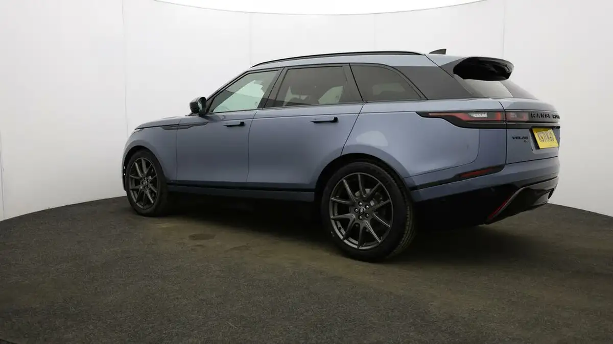 2022-land-rover-range-rover-velar-20-d200-r-dynamic-hse-big-61