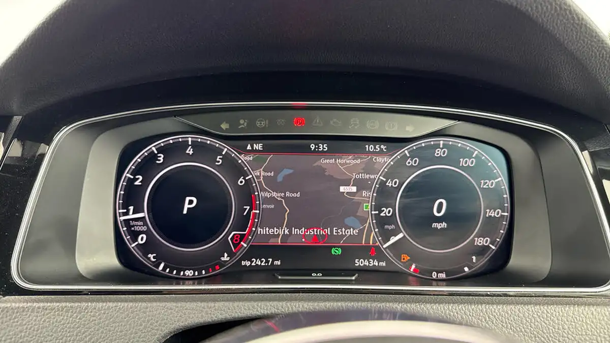 2018-volkswagen-golf-20-tsi-gti-5d-dsg-big-12