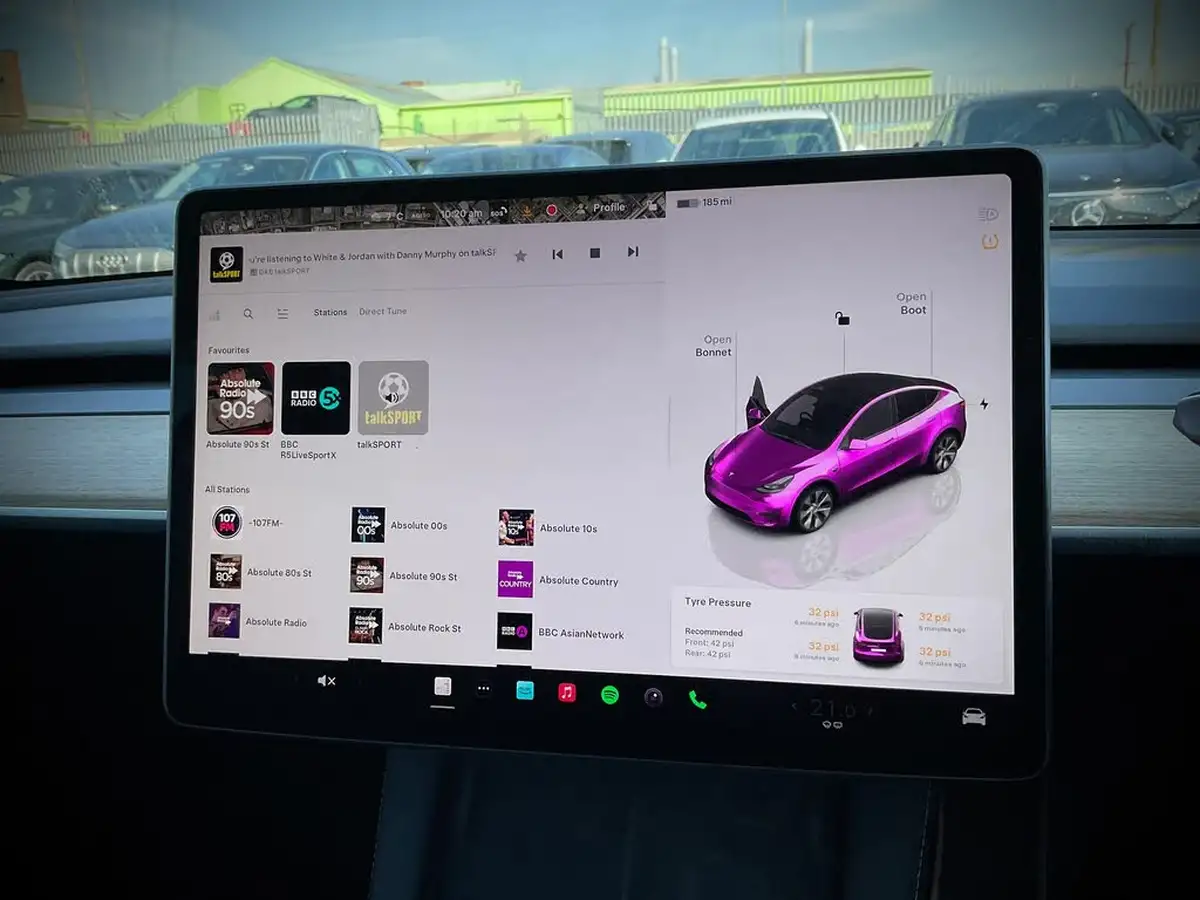 2022-tesla-model-y-e-long-range-big-33
