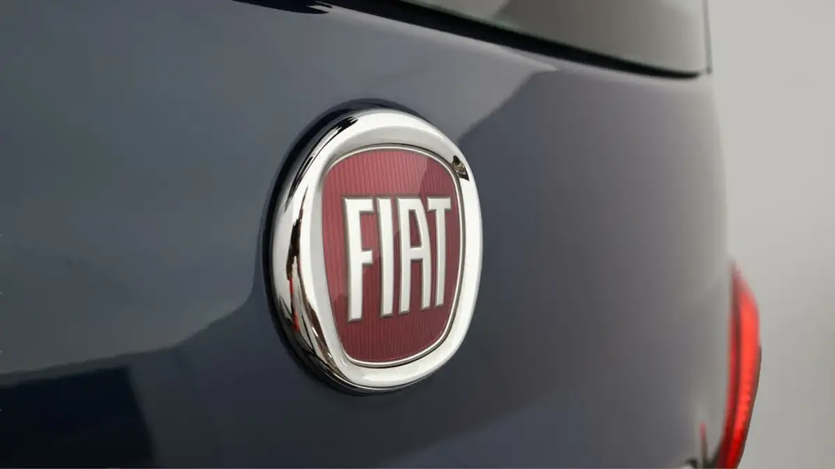 2022-fiat-500-10-dolcevita-big-19