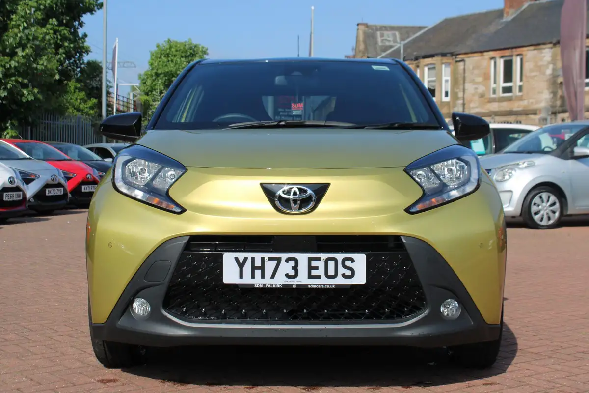 2023-toyota-aygo-x-10-vvt-i-edge-cvt-big-1