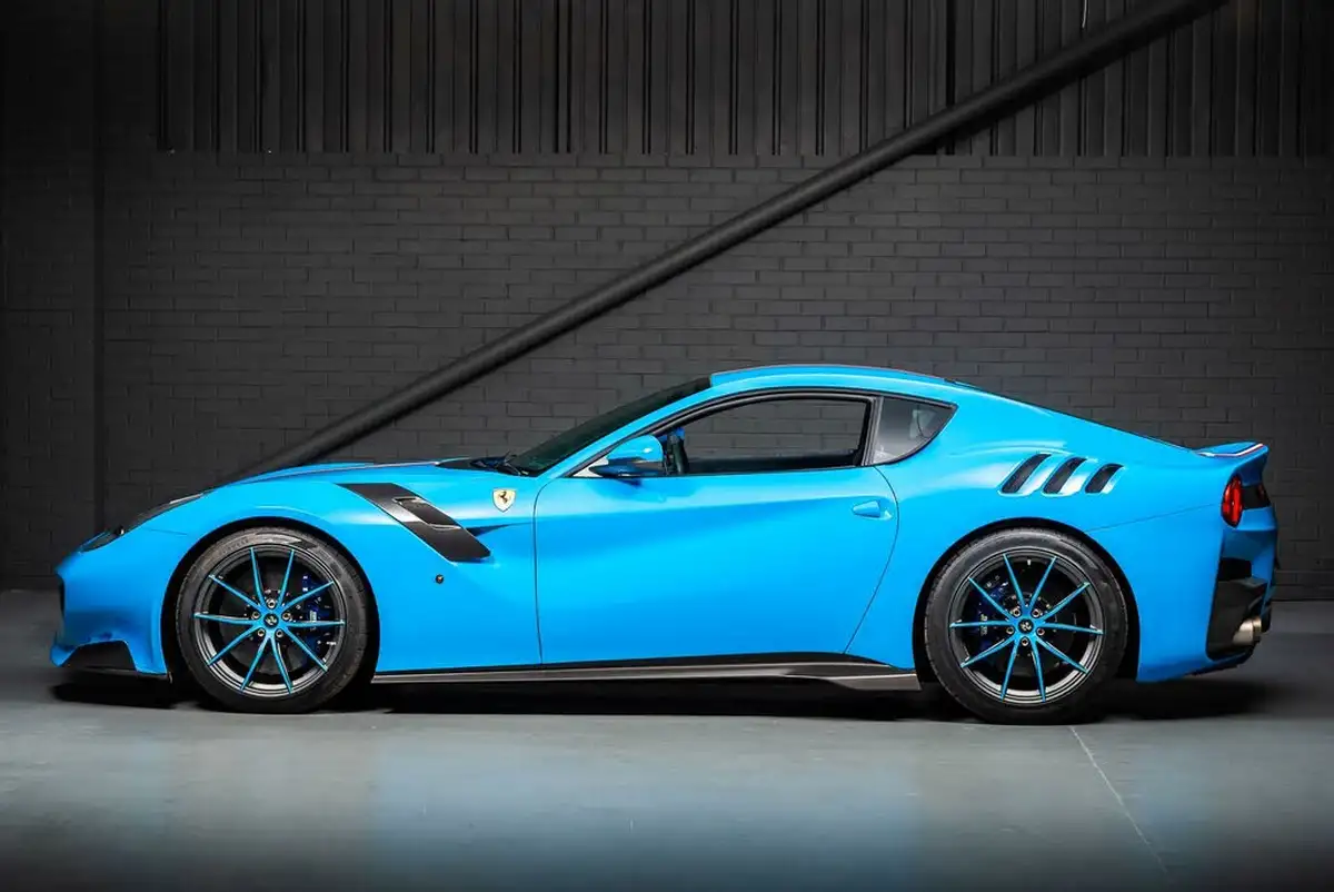 2017-ferrari-f12berlinetta-62-big-11
