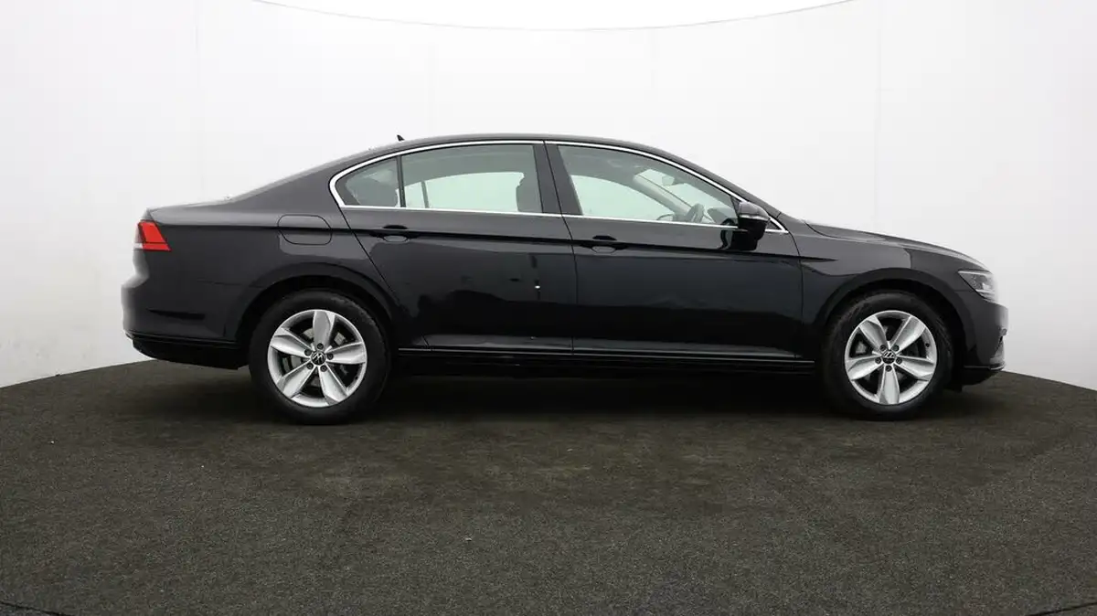 2021-volkswagen-passat-20tdi-se-nav-150ps-saloon-4d-dsg-big-37