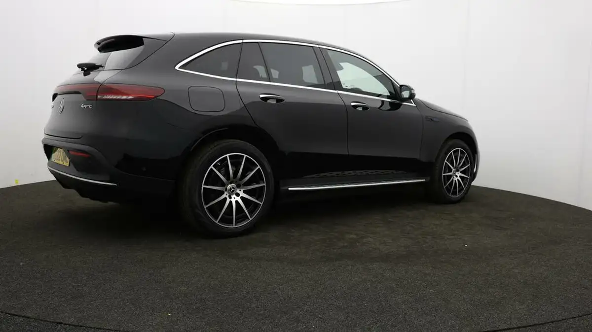 2022-mercedes-benz-eqc-e-eqc-400-amg-line-big-33
