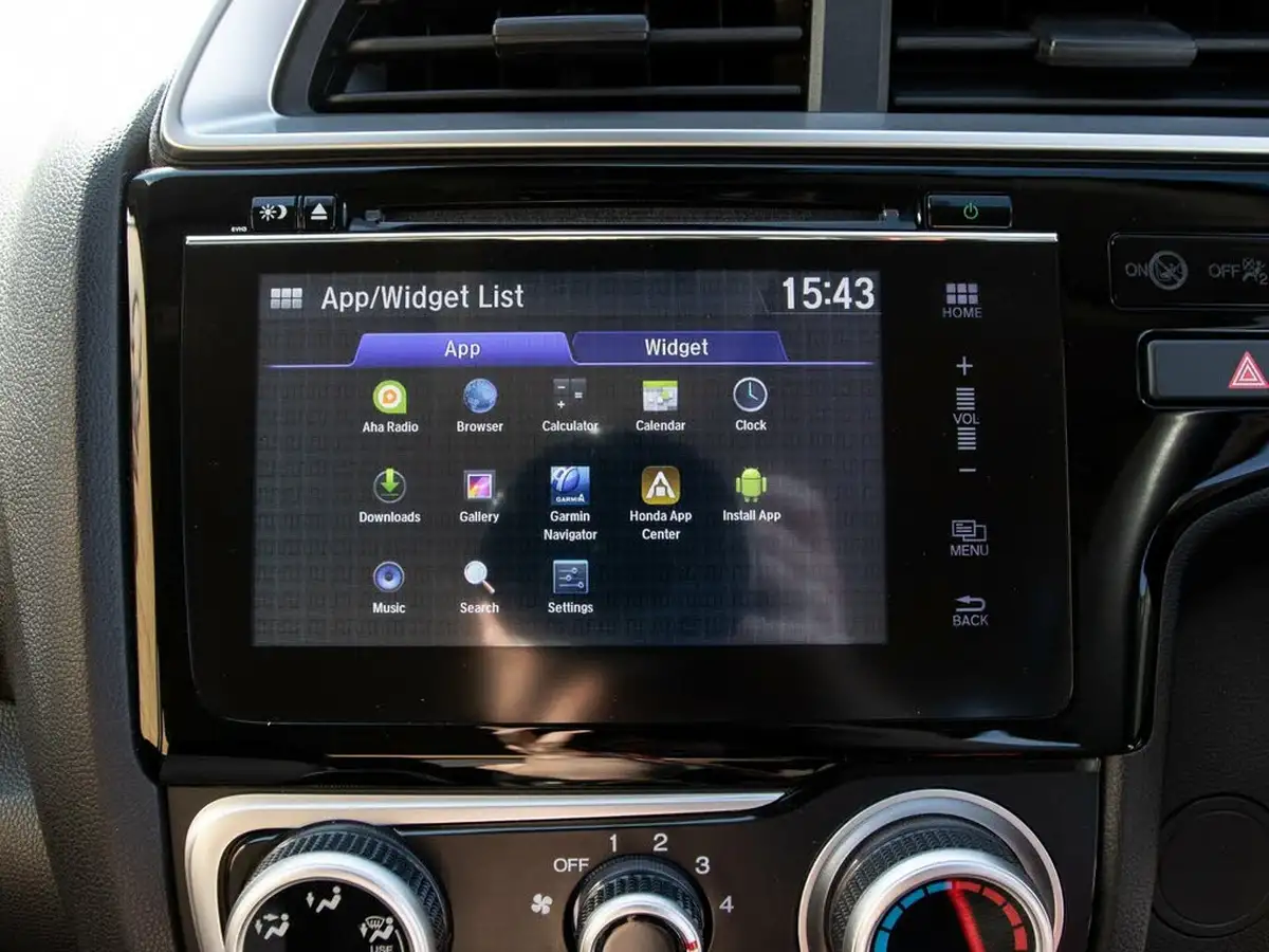 2018-honda-jazz-13-i-vtec-se-navi-cvt-big-28