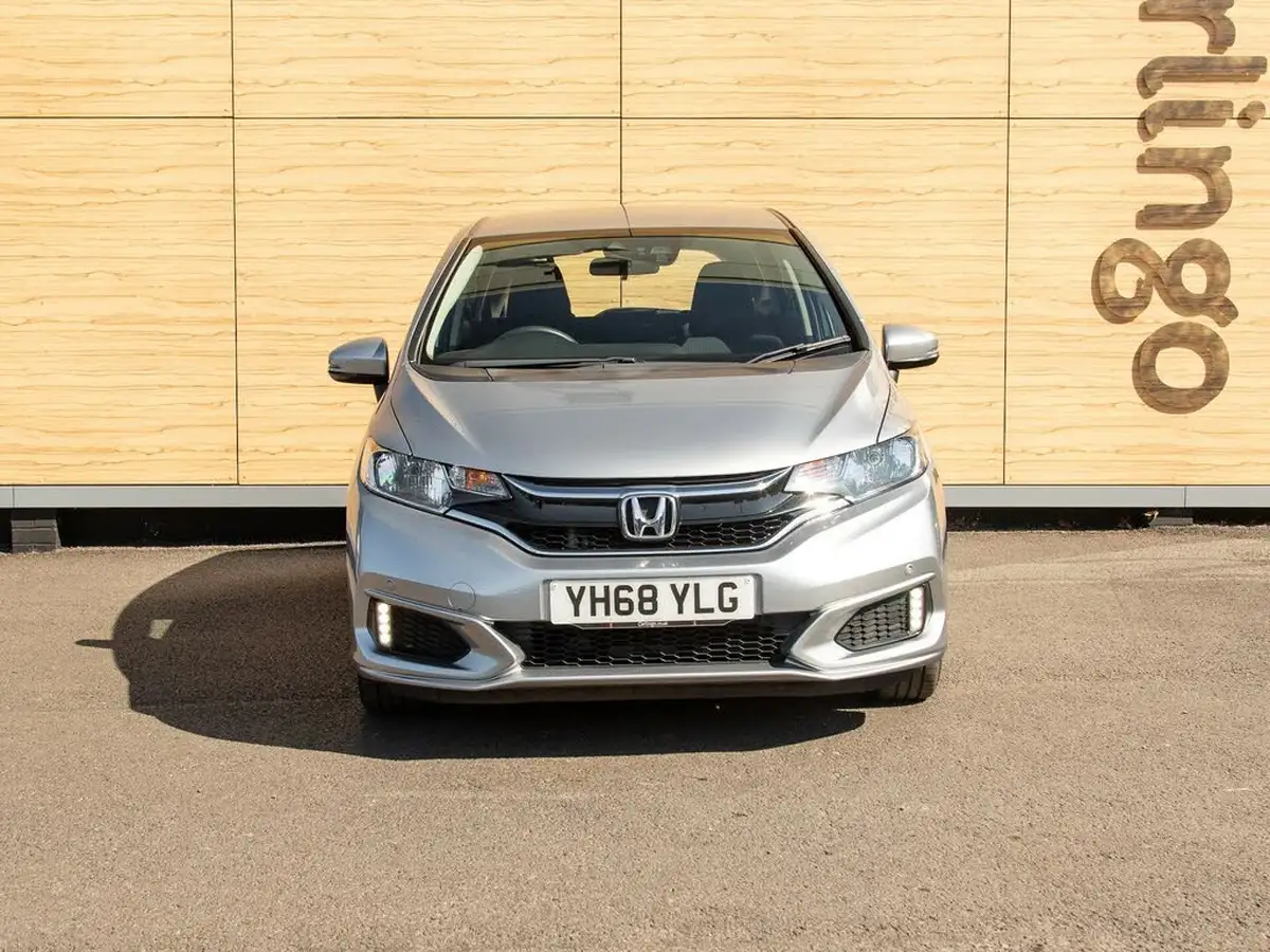 2018-honda-jazz-13-i-vtec-se-navi-cvt-big-4