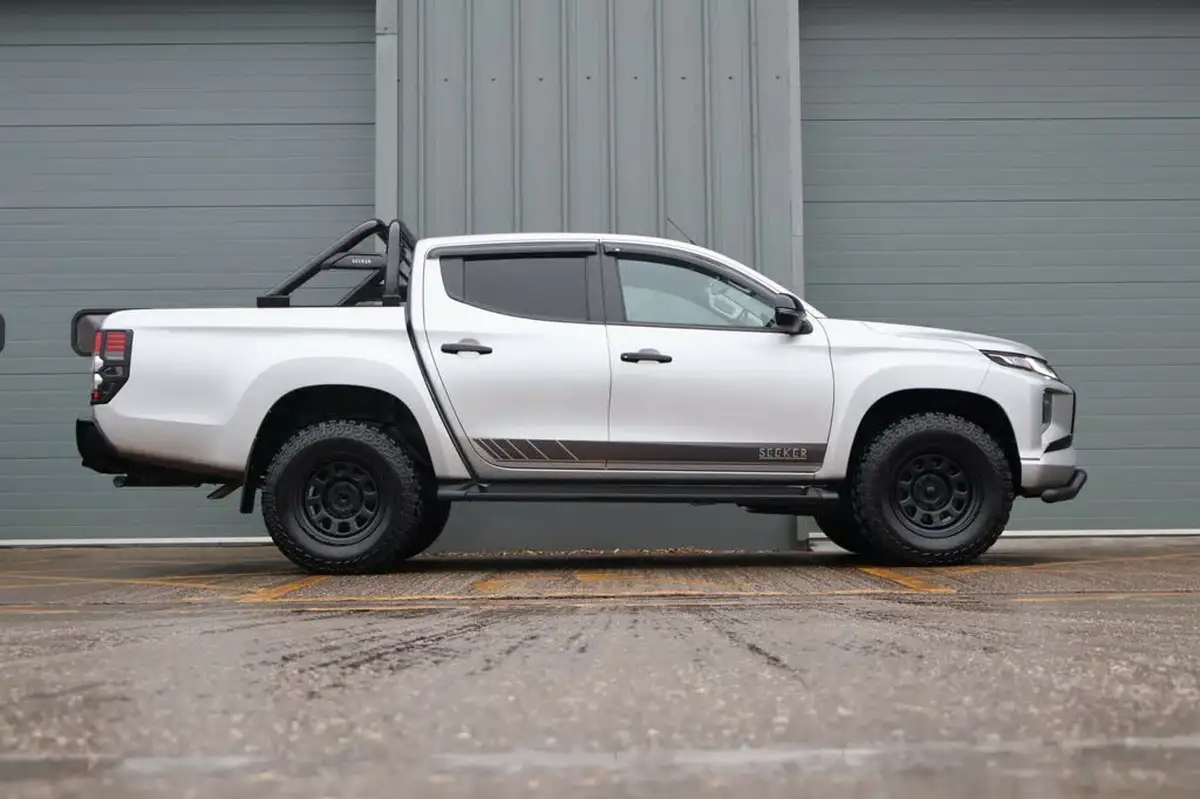 2020-mitsubishi-l200-22di-d-warrior-auto-big-3