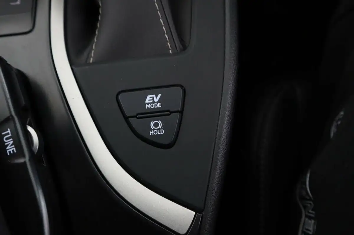 2022-lexus-ux-250h-20-ux-184bhp-premium-plus-pack-big-25