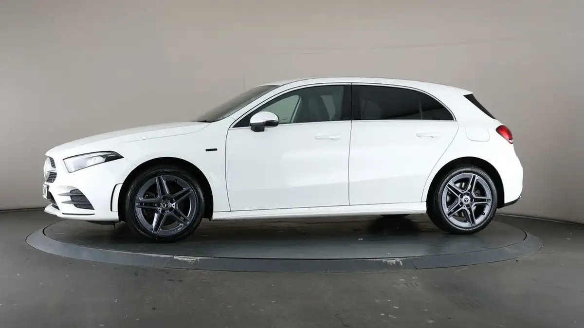 2020-mercedes-benz-a-class-13-a250e-amg-line-hatchback-5d-big-37