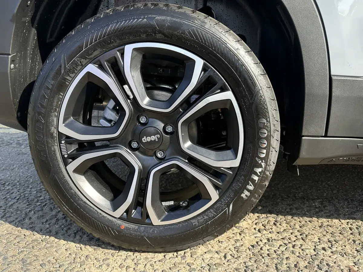 2025-jeep-avenger-12-gse-summit-e-hybrid-48v-auto-big-7