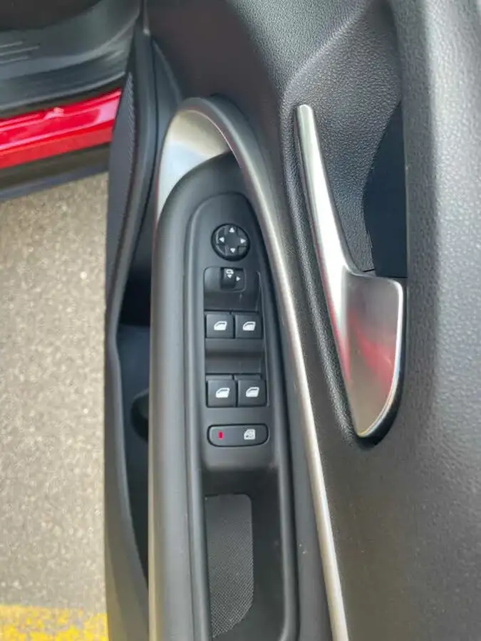 2024-jeep-avenger-12-gse-altitude-big-19