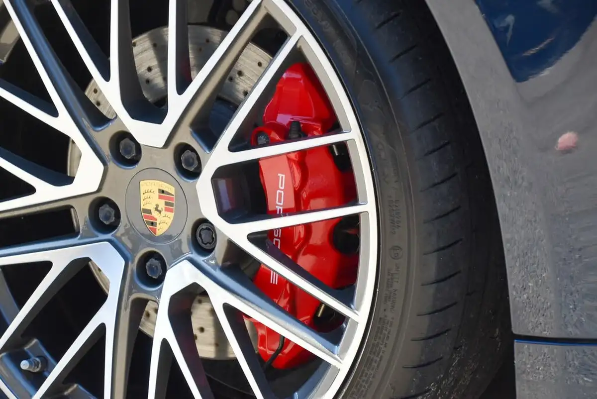 2021-porsche-911-30-targa-4s-big-11