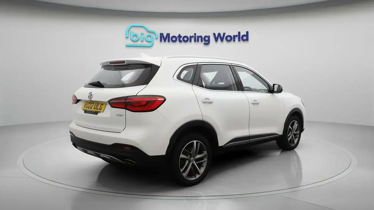2022-mg-hs-15t-gdi-exclusive-162ps-big-7