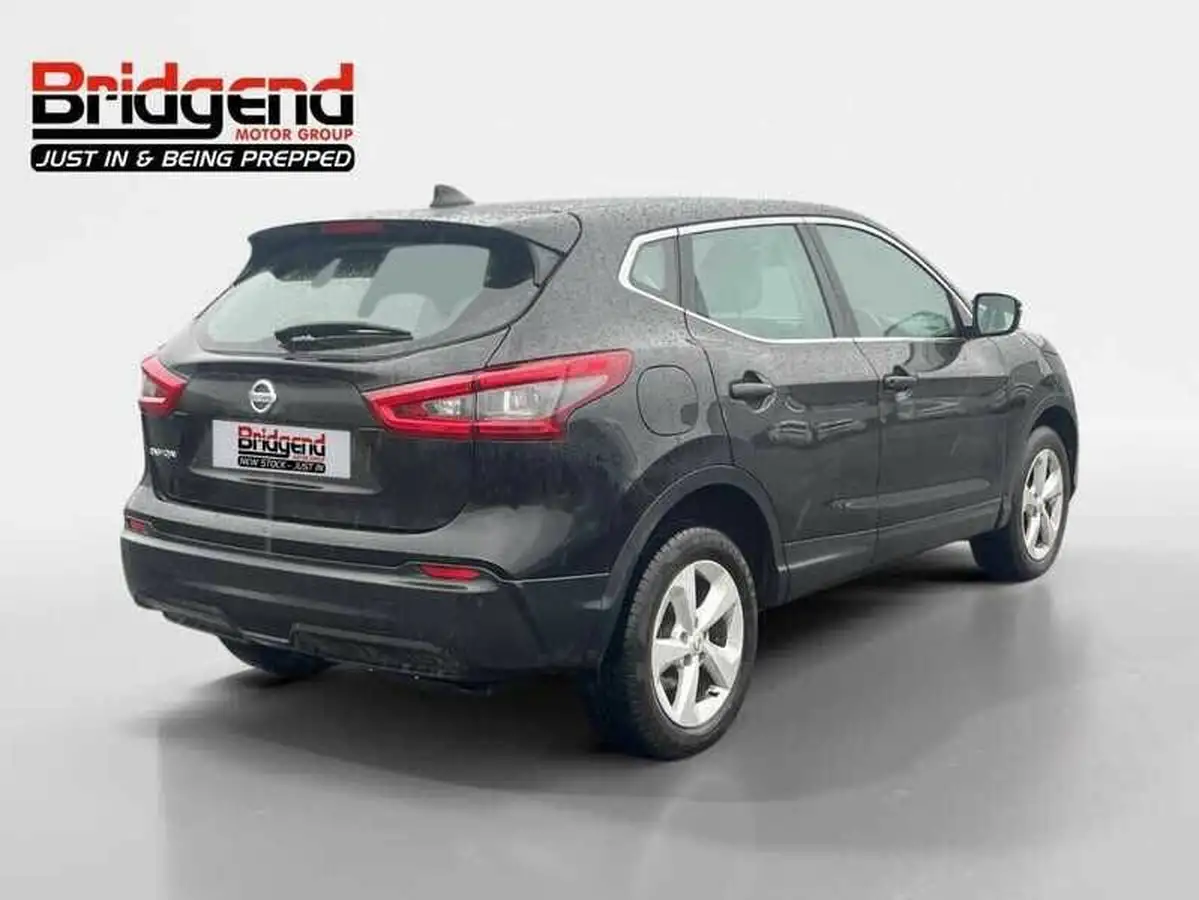 2018-nissan-qashqai-15dci-acenta-premium-big-2
