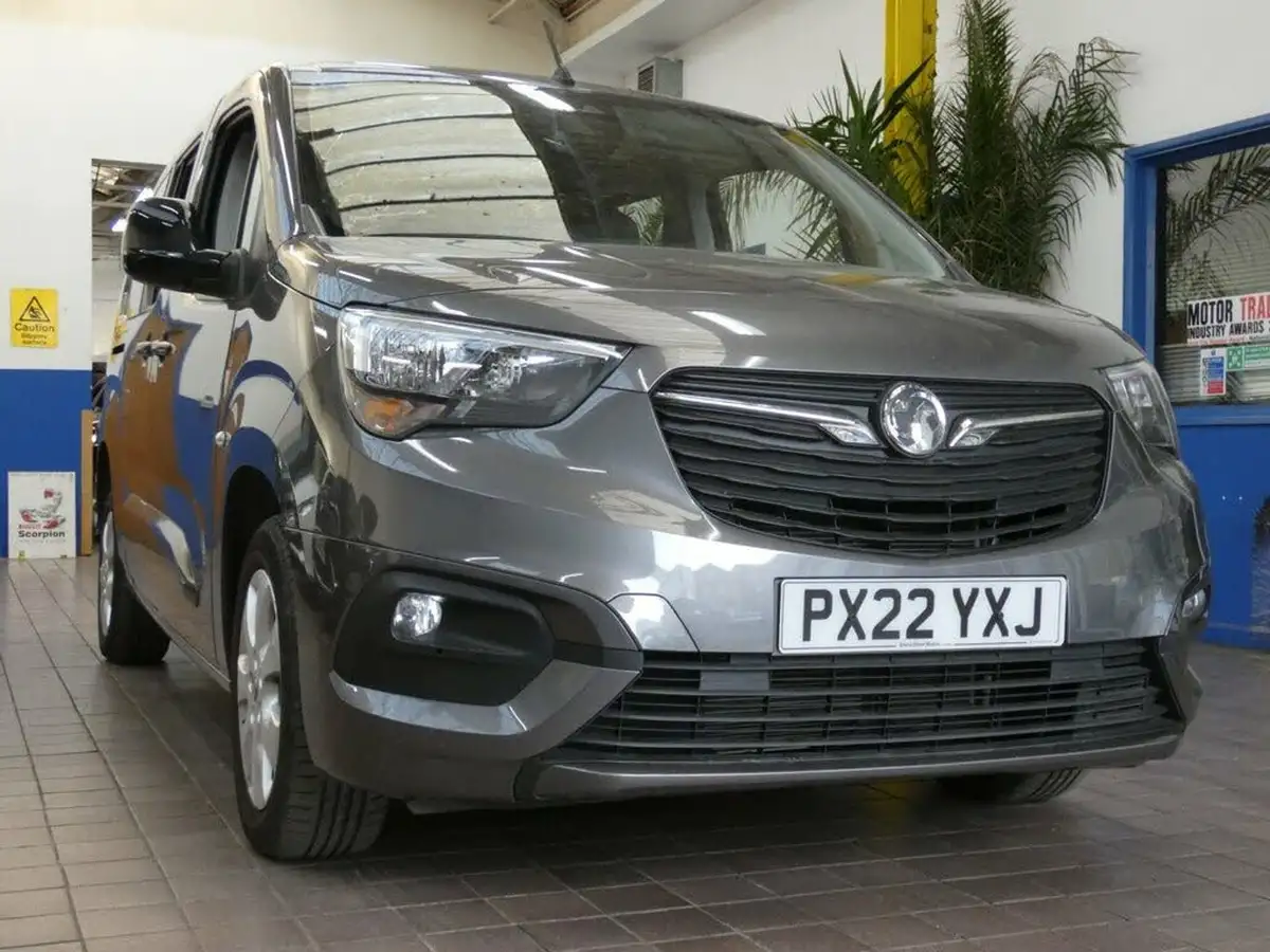 2022-vauxhall-combo-life-15-se-xl-100ps-big-16