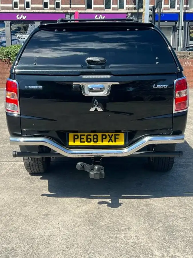 2018-mitsubishi-l200-24di-d-barbarian-eu6-big-7