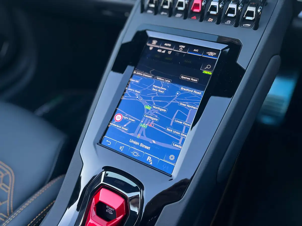 2023-lamborghini-huracan-52-evo-big-28