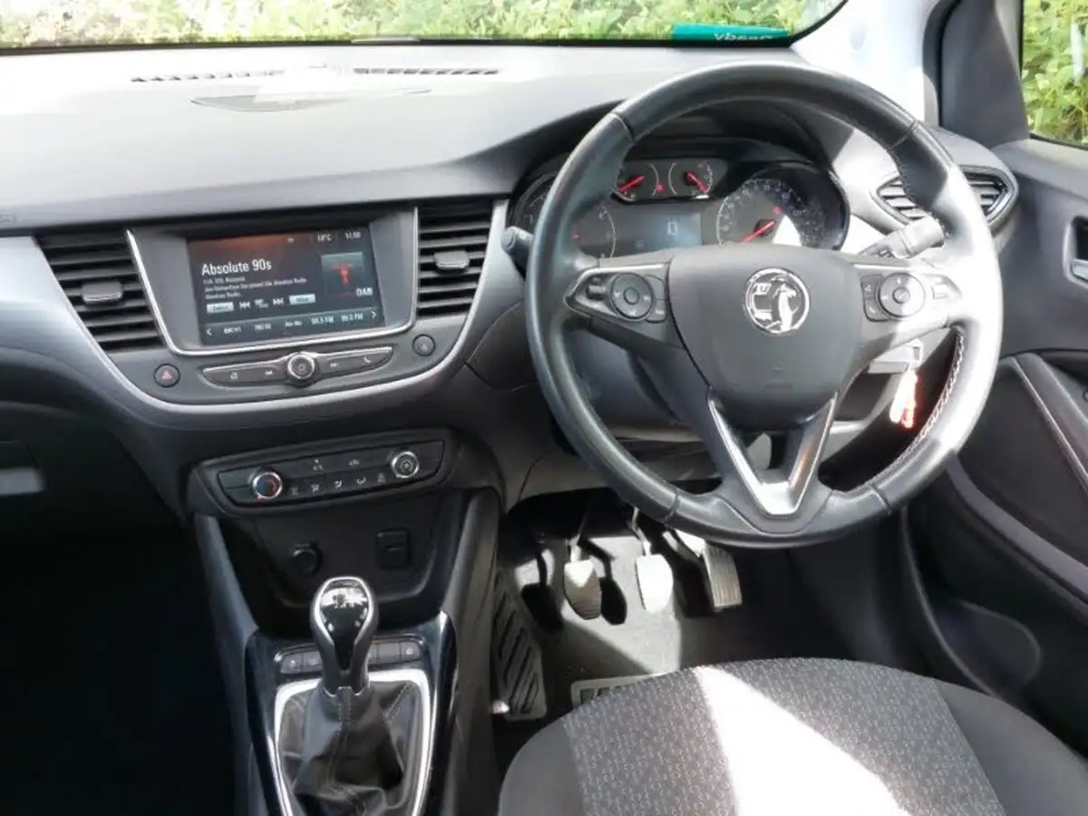 2022-vauxhall-crossland-12i-design-big-6