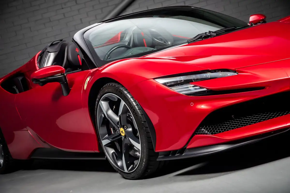 2023-ferrari-sf90-40t-v8-f1-dct-ss-4wd-big-21